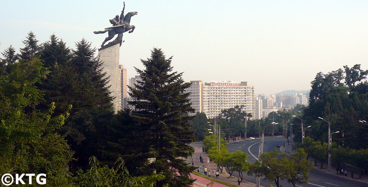La estatua Chollima Pyongyang la capital de Corea del Norte. Foto de KTG Tours