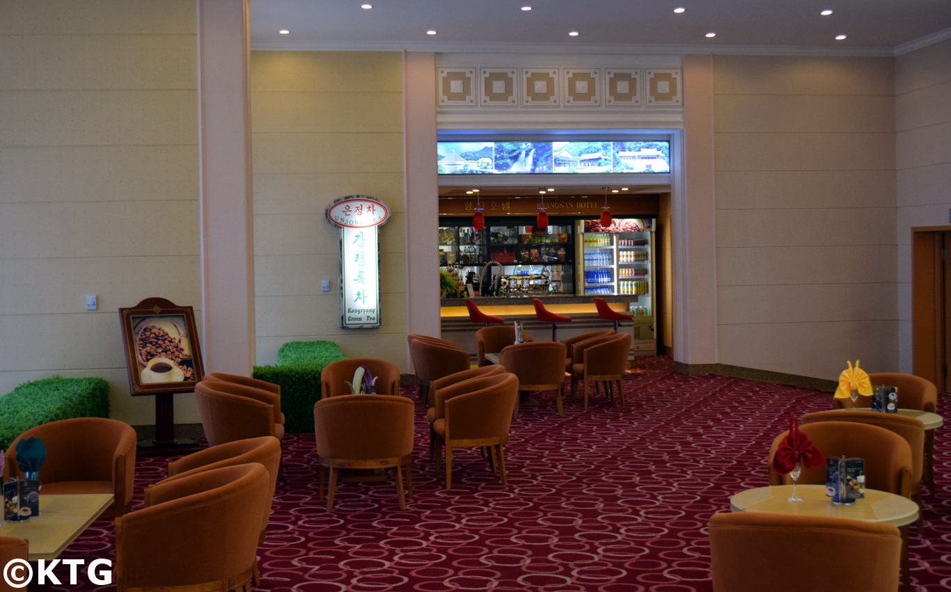 Habitación estándar en el Hotel Hyangsan en Mount Myohyang, Corea del Norte (RPDC). Puede pasar la noche aquí con KTG Tours