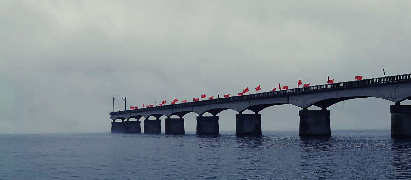 Hekou Dandong China | KTG&reg; | Our one day tour will allow you take a boat trip close to North Korean soil and clearly see life in the DPRK. See the Hekou Broken Bridge which was crossed by Chinese soldiers in the Korean War.