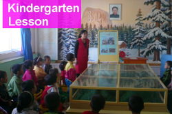 cours de maternelle à Nampo, Corée du Nord. Voyage en Corée du Nord organisé par KTG Tours