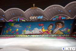 Juegos masivos en el estadio Primero de Mayo en Pyongyang, capital de Corea del Norte, RPDC. Fotografía realizada por KTG Tours