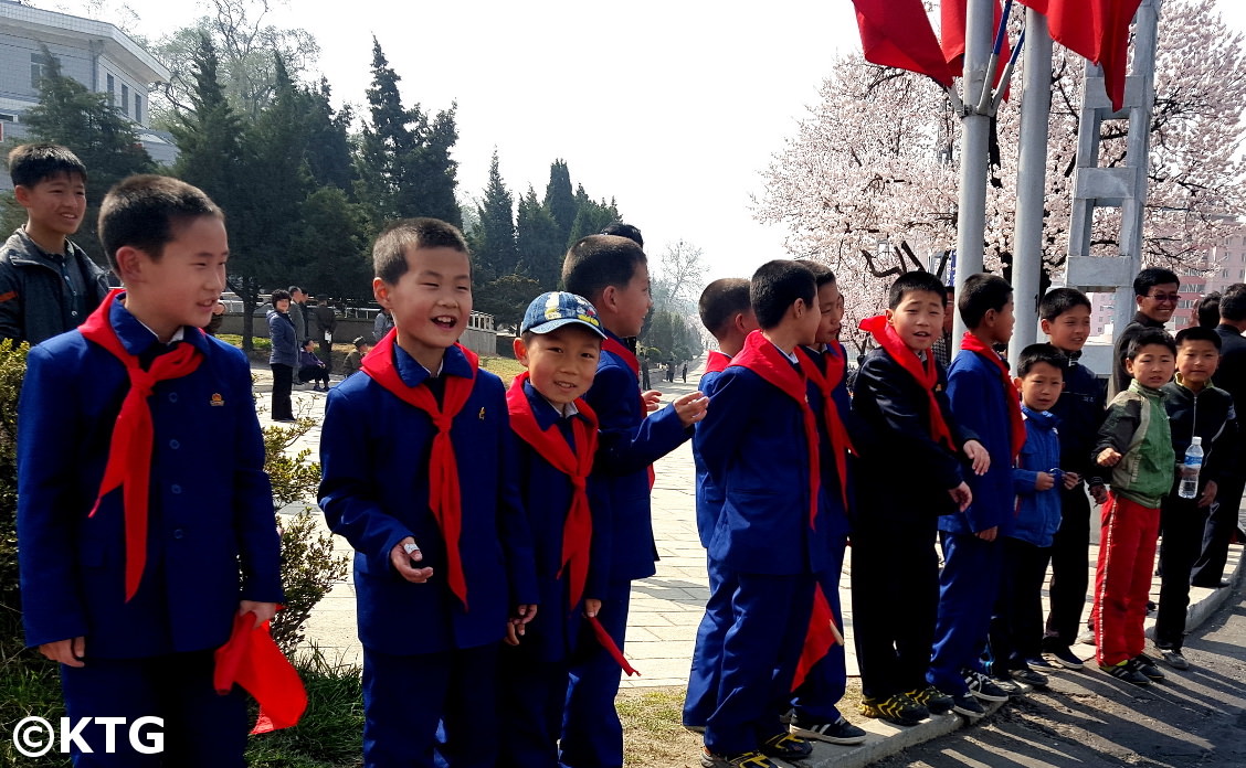 barn i Pyongyang