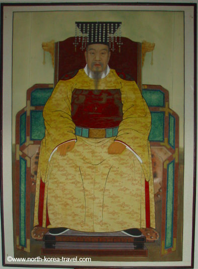 Roi de la dynastie Koryo. Photo du musée Koryo à Kaesong, RPDC