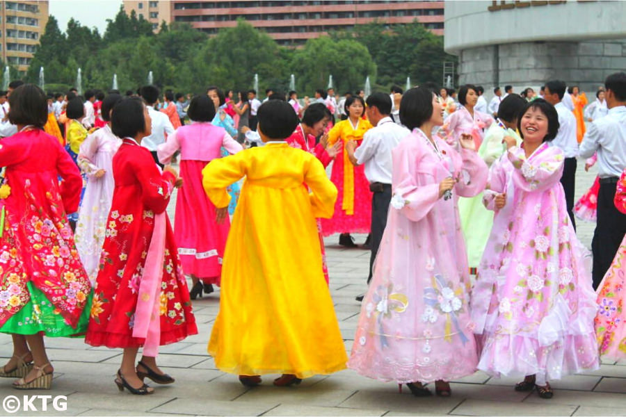 dances en masse à Pyongyang en Corée du Nord