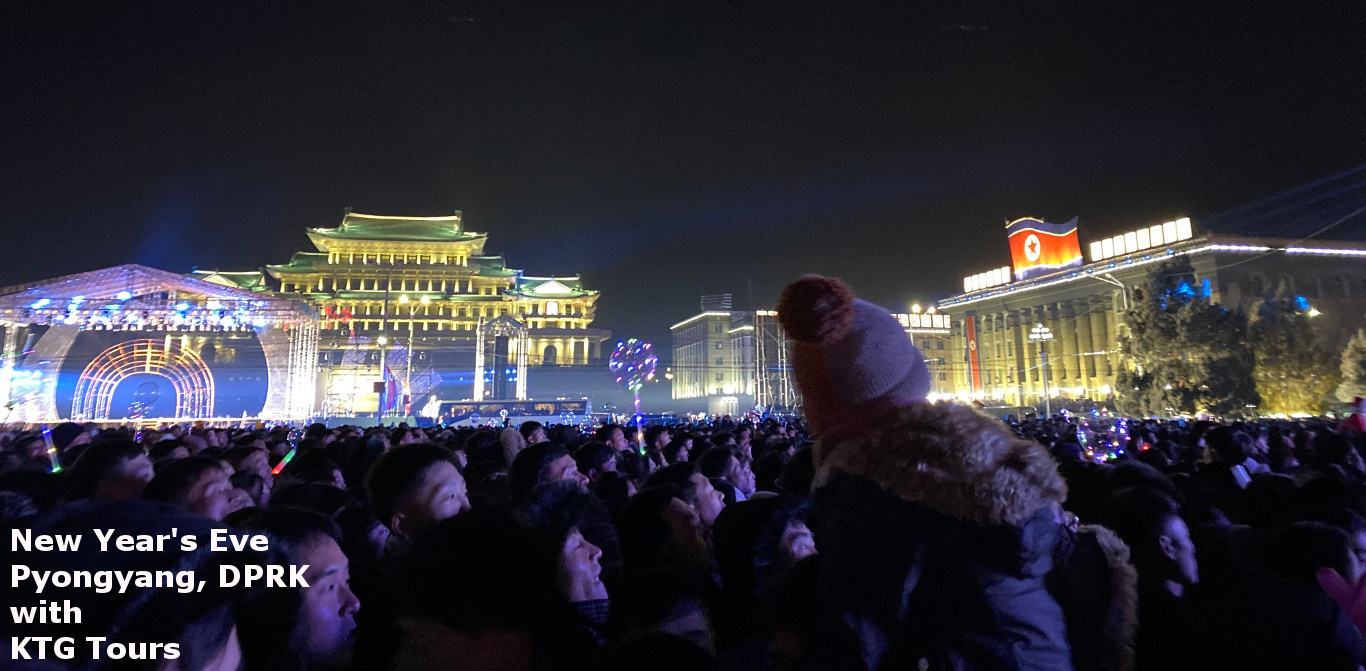 Nochevieja en la plaza Kim Il Sung en Pyongyang, capital de Corea del Norte. Tour organizado por KTG Tours