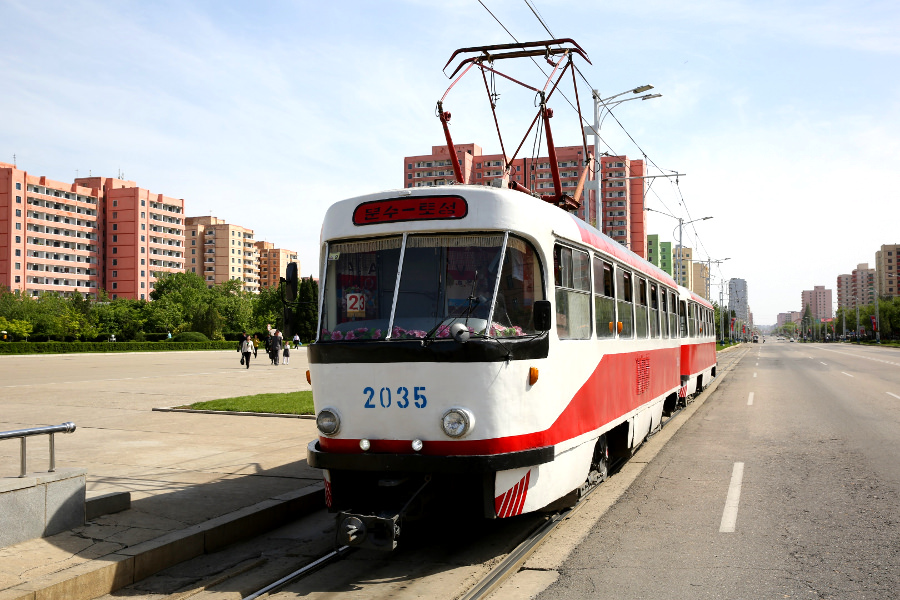 Le tramway de Pyongyang dans la capitale nord-coréenne, RPDC. Voyage organisé par KTG Tours