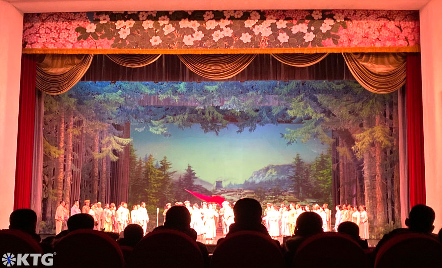 Revolutionäre Oper im Grand Theatre von Pjöngjang in Nordkorea, DVRK. Tour organisiert von KTG Tours