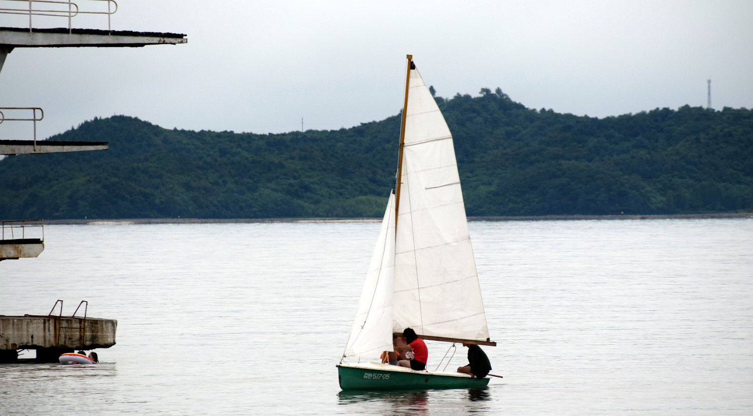 North Koreans sailing in Songdowon Beach, Wonsan (DPRK)