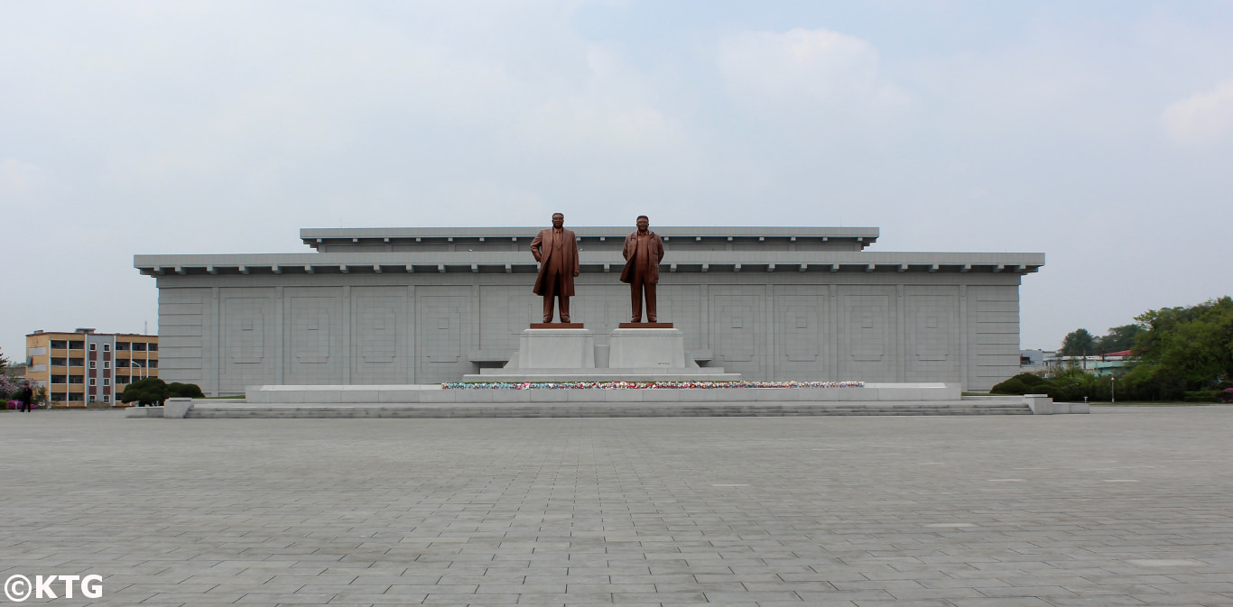 grands monuments de Sinuiju en Corée du Nord avec KTG Tours
