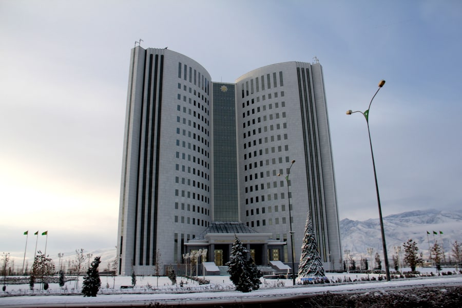 Edificio del Ministerio de Educación en Ashgabat, Turkmenistán