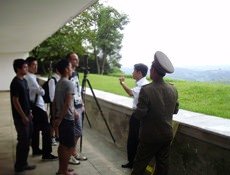 Muro de cemento construido en Corea del Sur visto desde el Norte