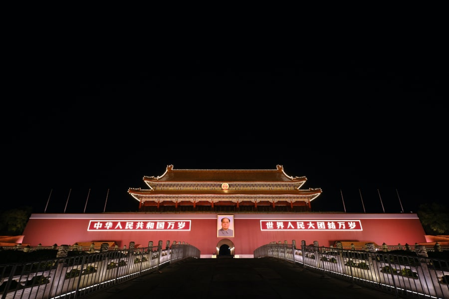 la plaza de tiananmen de noche, esxcursion nocturna en bici en Beijing