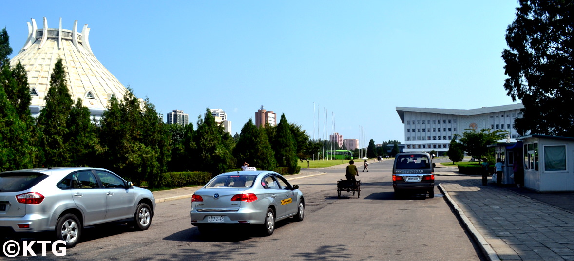 Vue sur la patinoire de Pyongyang depuis l'hôtel Changgwangsan