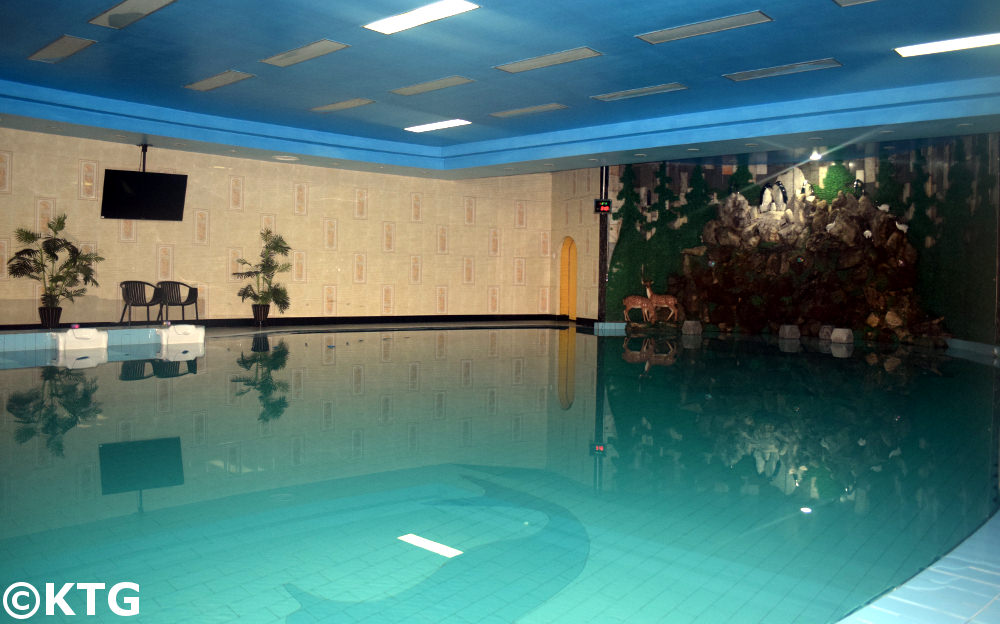 Piscina del Hotel Chongnyon en Pyongyang, Corea del Norte (RPDC)