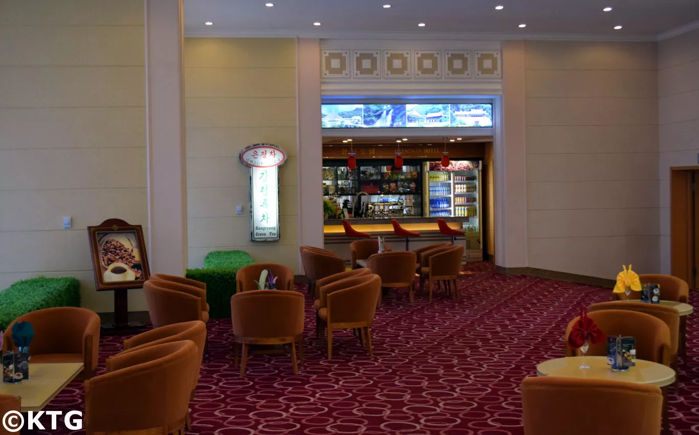 Camera standard all'Hotel Hyangsan sul Monte Myohyang, Corea del Nord (RPDC). Puoi passare la notte qui con KTG Tours