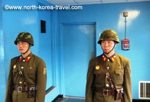 soldados en la DMZ en Corea del Norte