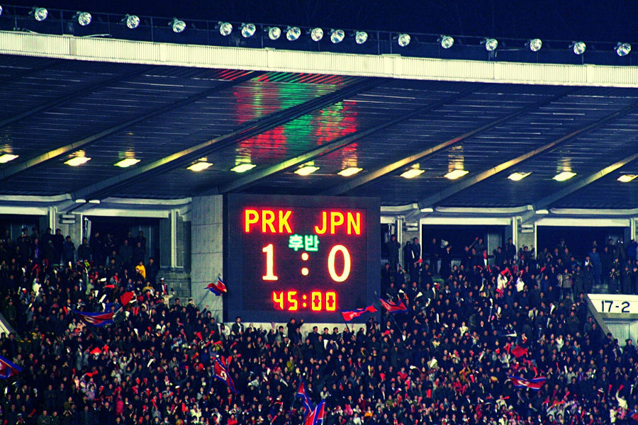 Corea del Norte 1 - Japón 0, partido de clasificación para la copa mundial de fútbol, ​​Estadio Kim Il Sung, Pyongyang, RPDC