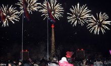 Fireworks in เปียงยาง (Pyongyang) on New Year's Eve