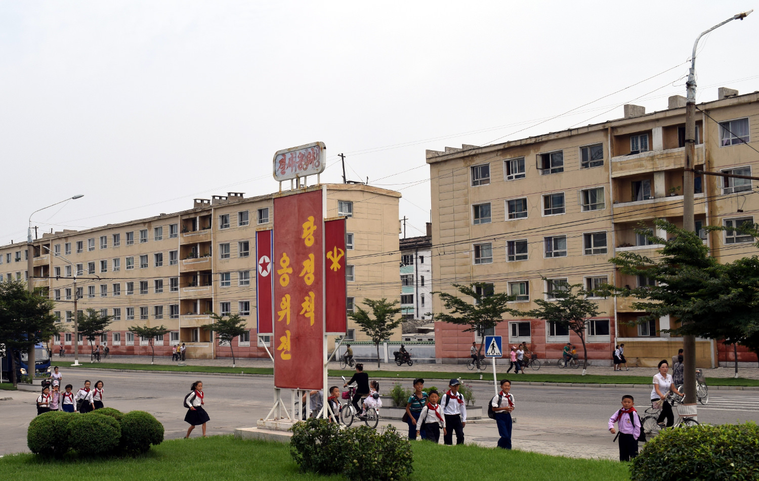 jóvenes pioneros en Hamhung, Corea del Norte (RPDC)