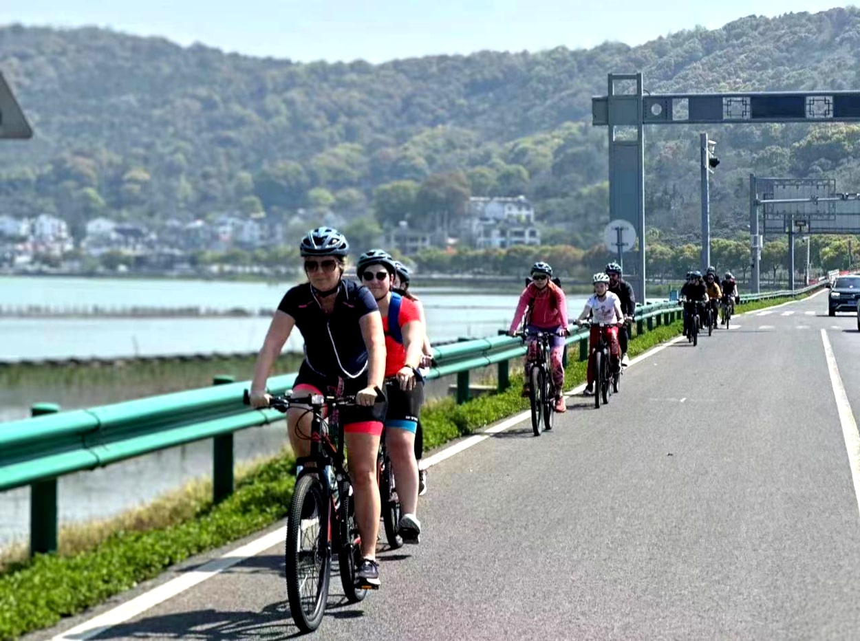 Bicycle ride in Xi Shan island in Lake Tai, China