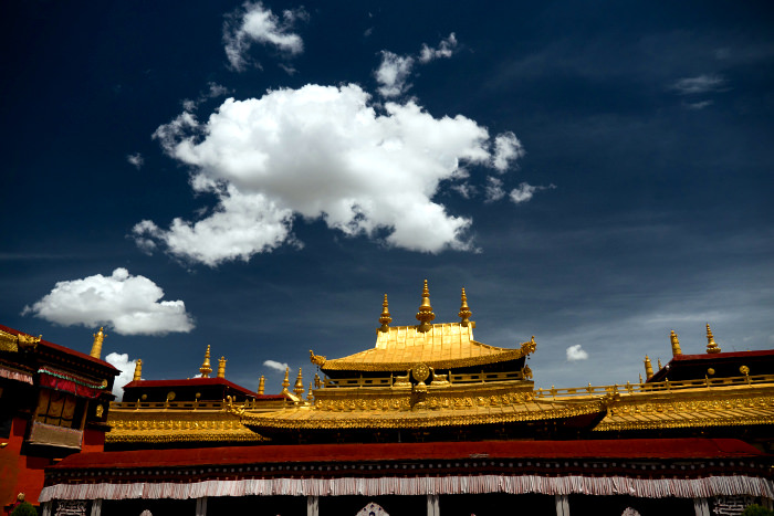 El templo Jokhang en Lhasa en el Tíbet, China