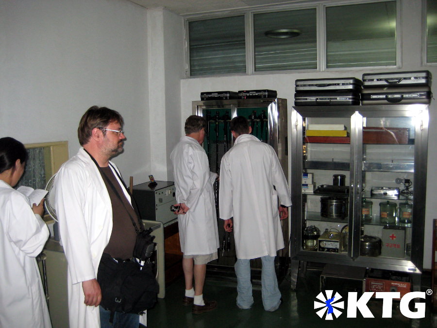 KTG-Reisende in der Entbindungsklinik Pjöngjang
