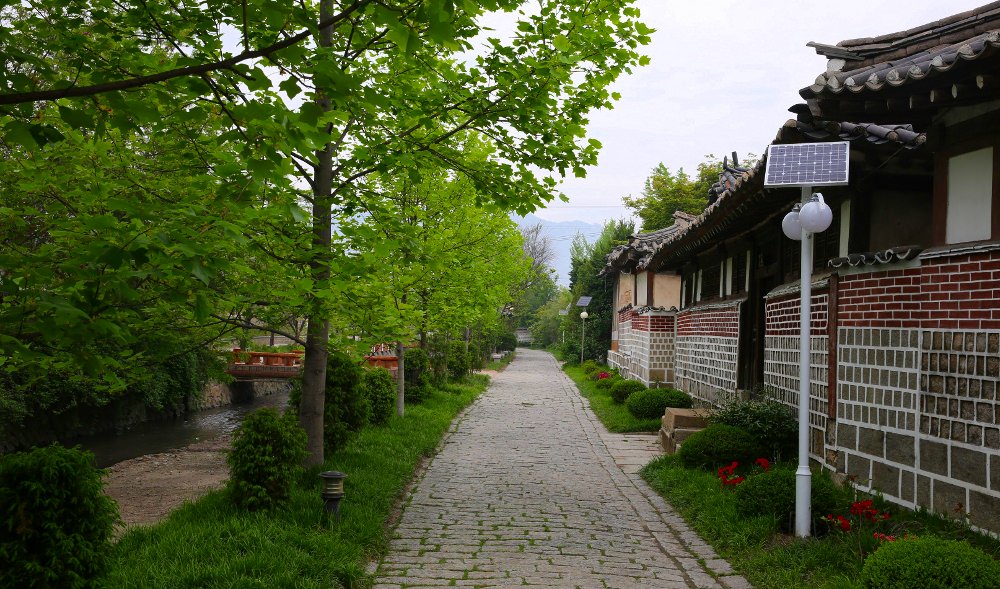 Minsok Traditional Courtyard Hotel, Kaesong, North Korea (DPRK) with KTG® Tours