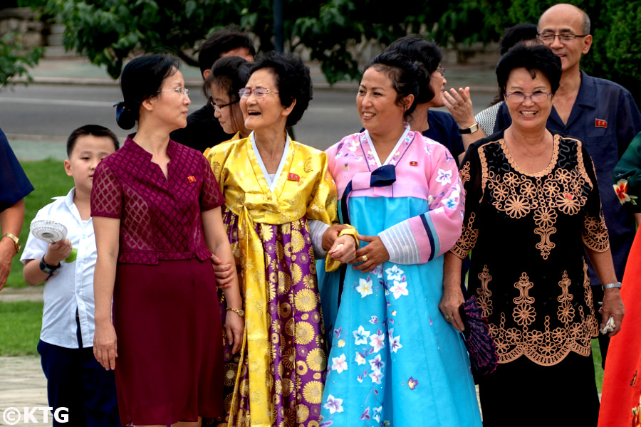 Famille à Pyongyang en Corée du Nord. Photo prise par KTG Tours