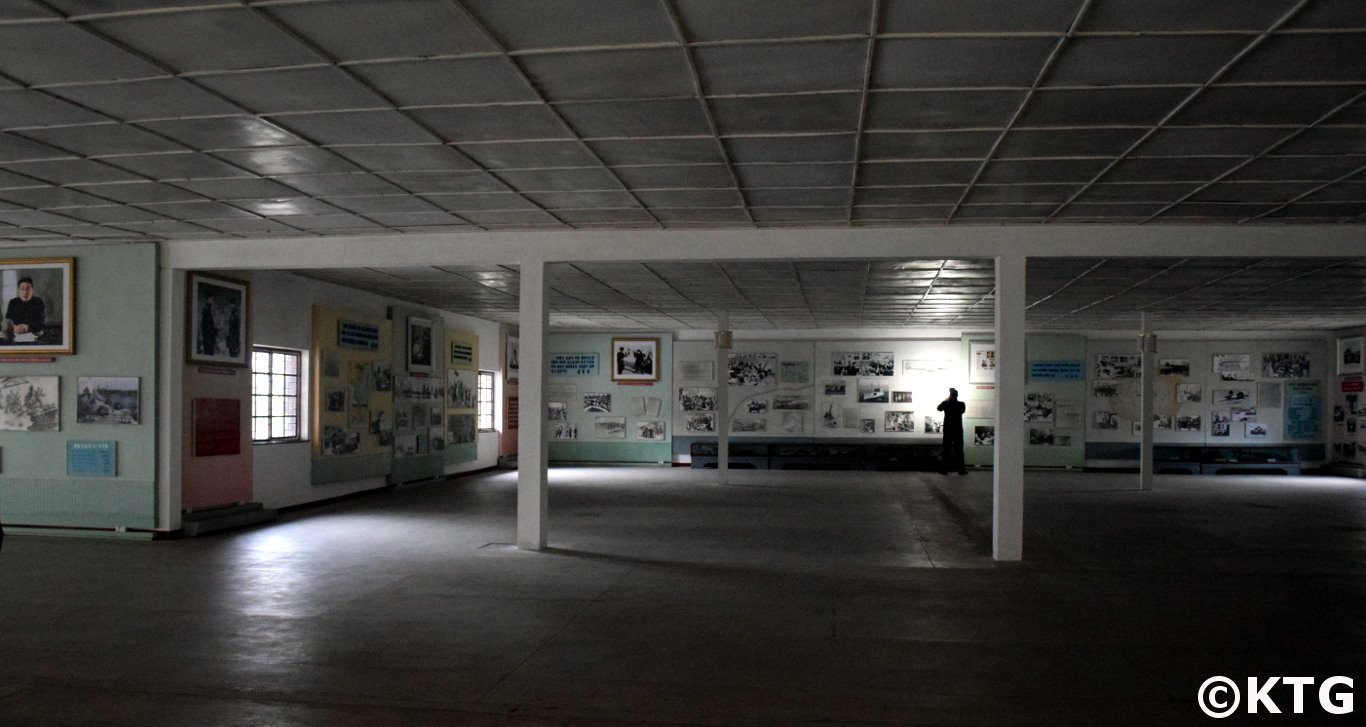 Des photos et des armes peuvent également être vues au Musée de la Paix du côté nord-coréen de Panmunjom dans la DMZ. Voyage organisé par KTG Tours