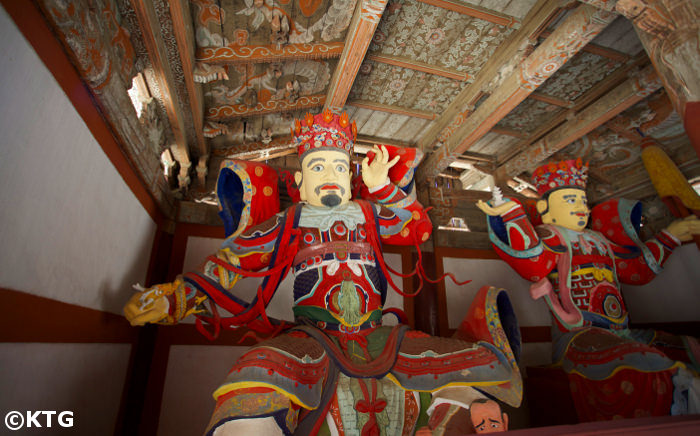 Templo Budista Pohyon en Corea del Norte (la República Popular Democrática de Corea). Viaje organizado por KTG Tours