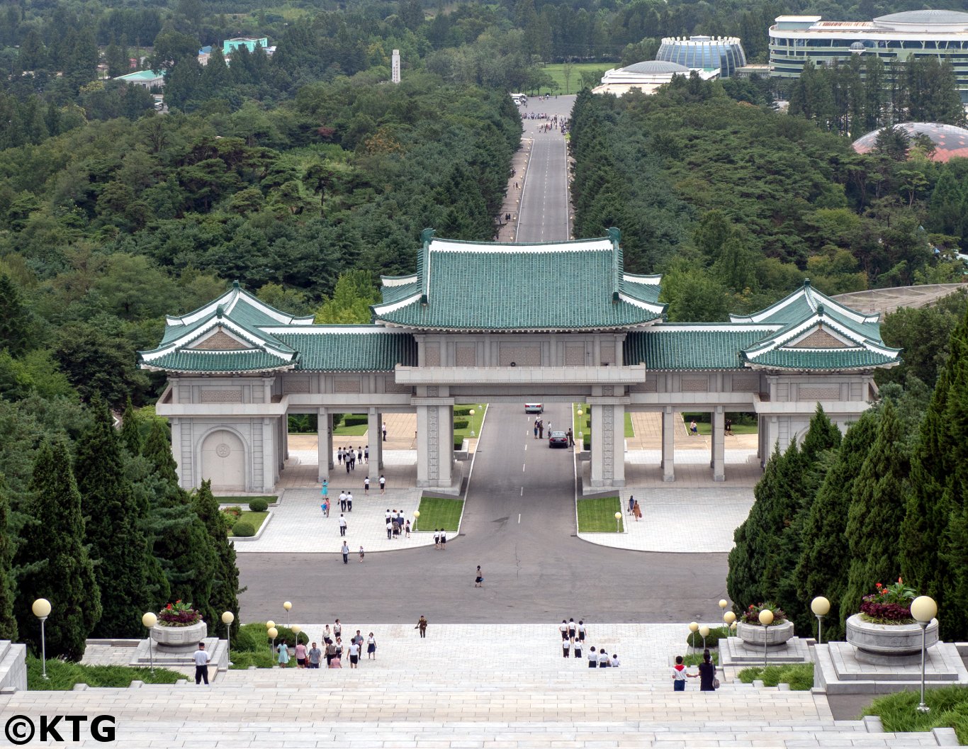 Escaliers du cimetière des martyrs révolutionnaires à Pyongyang, capitale de la Corée du Nord