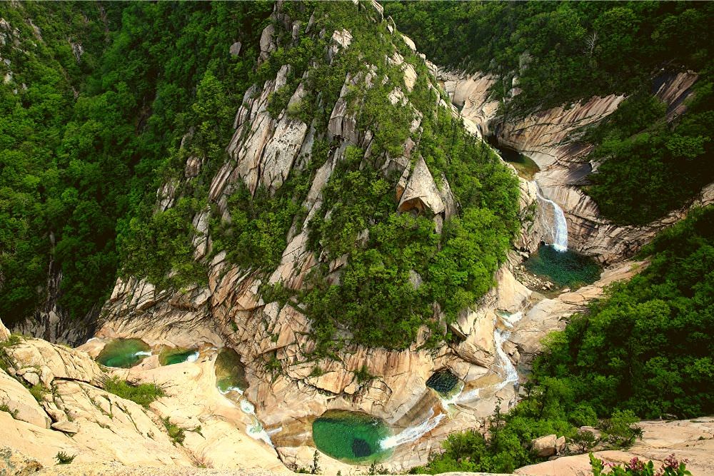 Piscinas naturales Sangpal en el Monte Kumgang, Corea del Norte (RPDC)