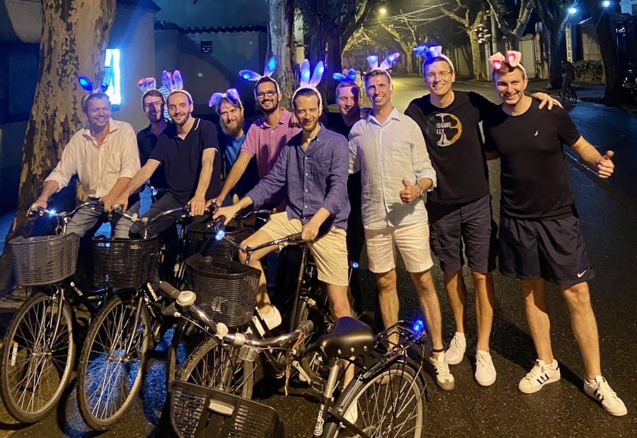 Night bike tour in Shanghái, China
