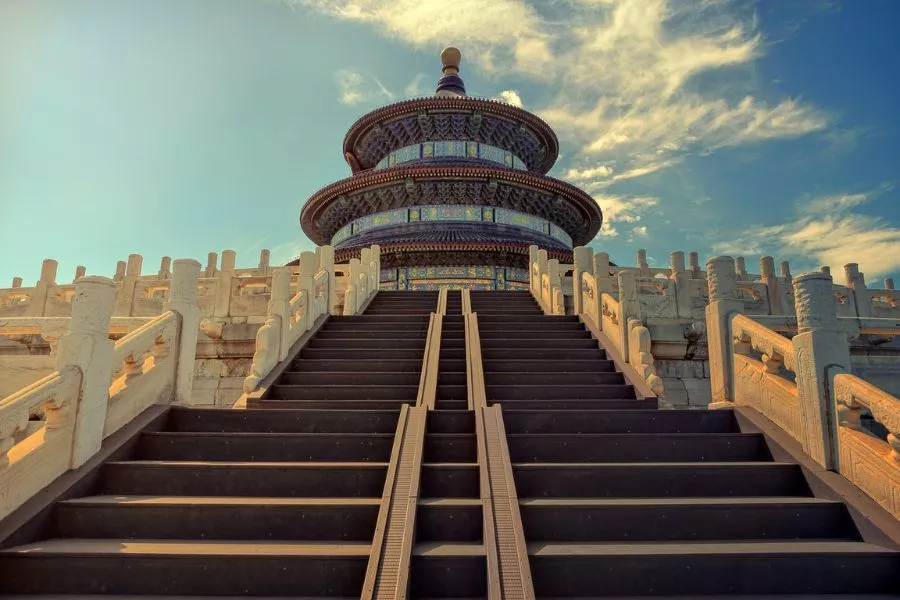 escaleras en el edificio principal del templo del cielo en invierno, Pekin, Beijing, China