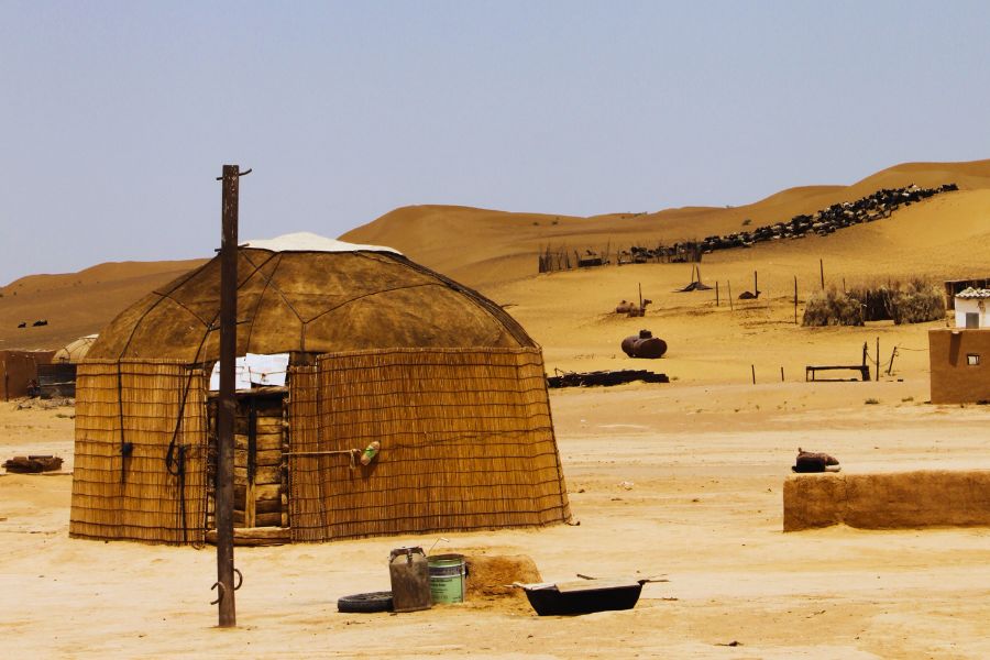 Yourte dans le désert du Karakoum au Turkménistan